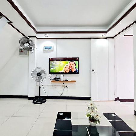 Calapan City Fully Furnished House Transient Near Xentromall L39 Eksteriør billede