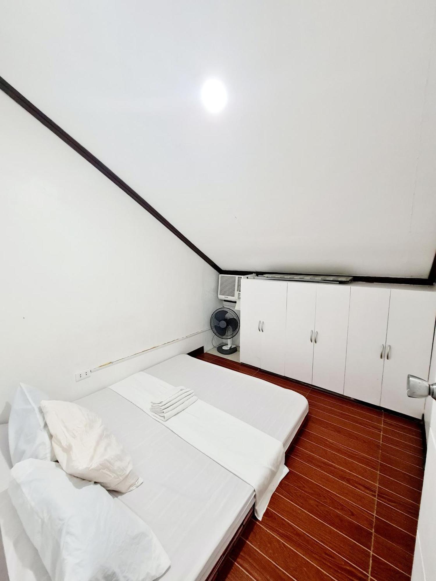 Calapan City Fully Furnished House Transient Near Xentromall L39 Eksteriør billede