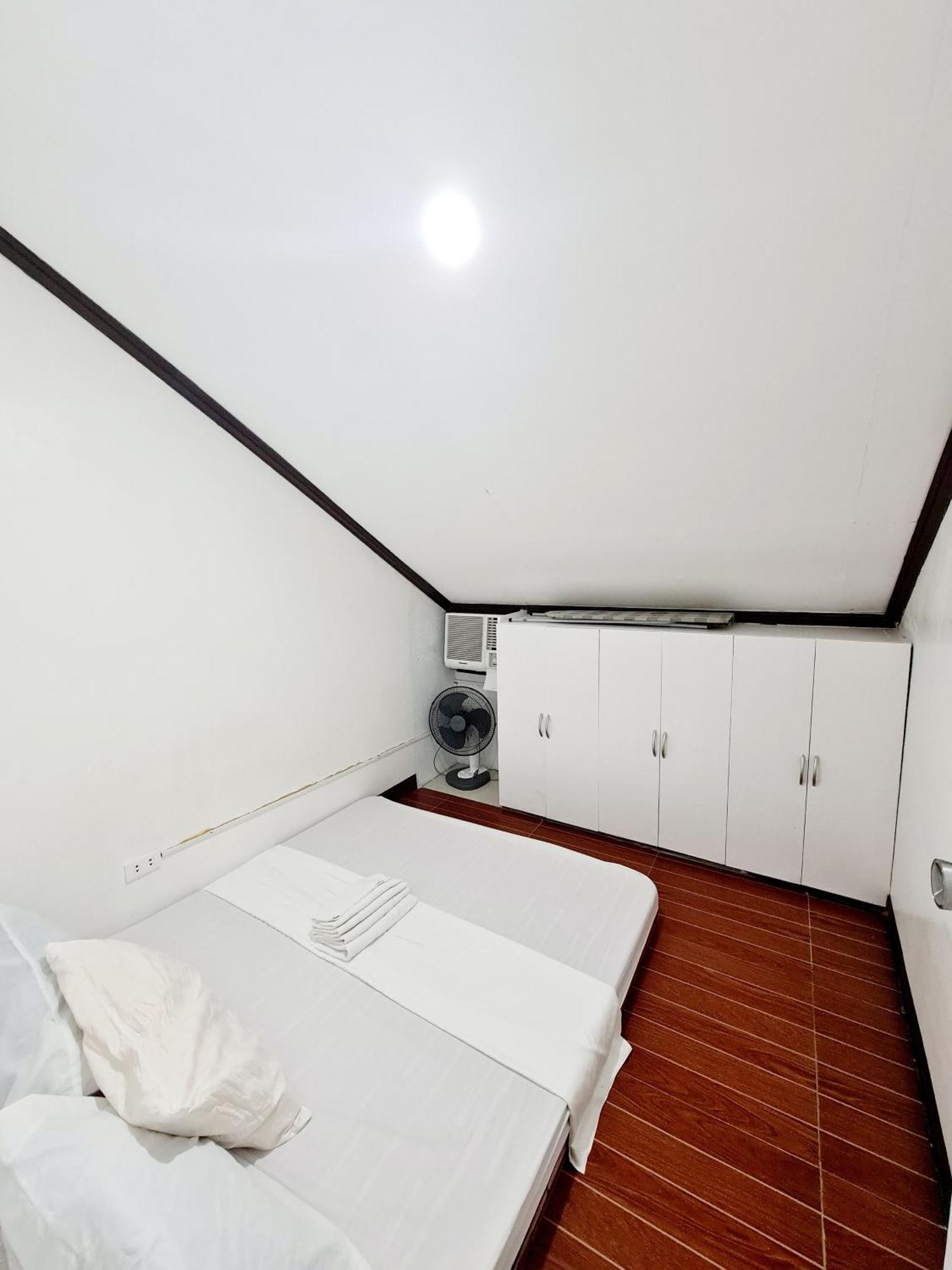 Calapan City Fully Furnished House Transient Near Xentromall L39 Eksteriør billede