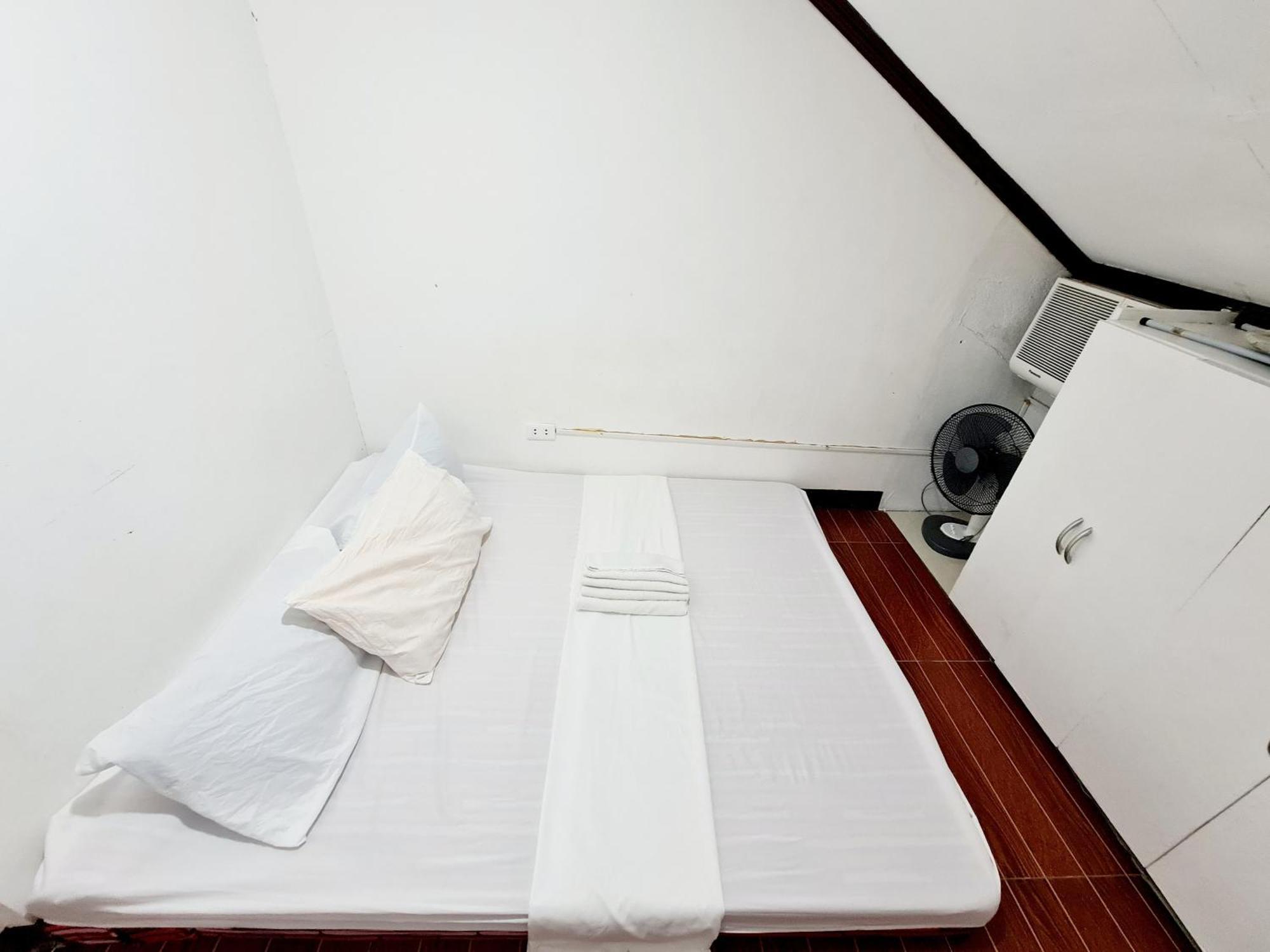 Calapan City Fully Furnished House Transient Near Xentromall L39 Eksteriør billede